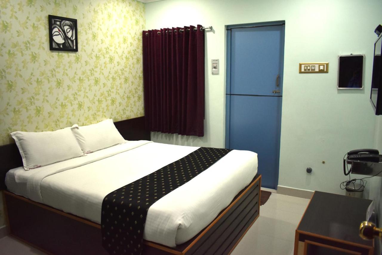 Apple Park Annexe Hotel Tiruchirappalli Exterior foto