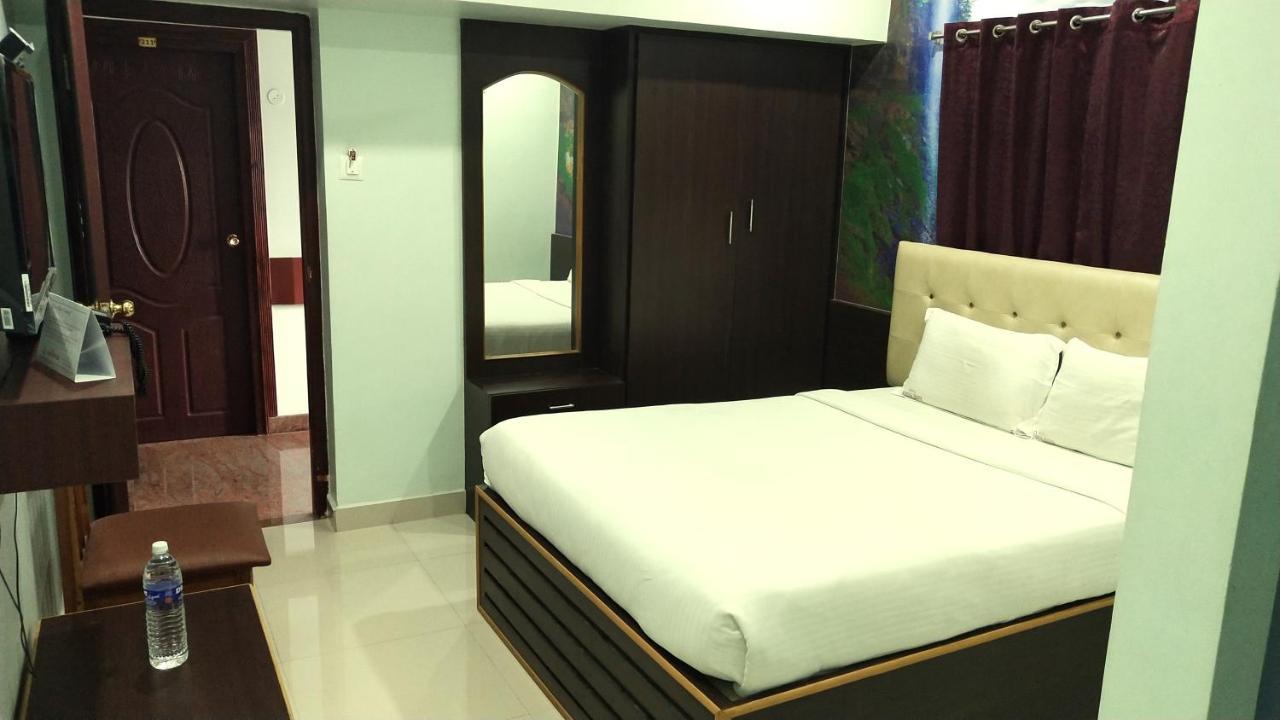 Apple Park Annexe Hotel Tiruchirappalli Exterior foto